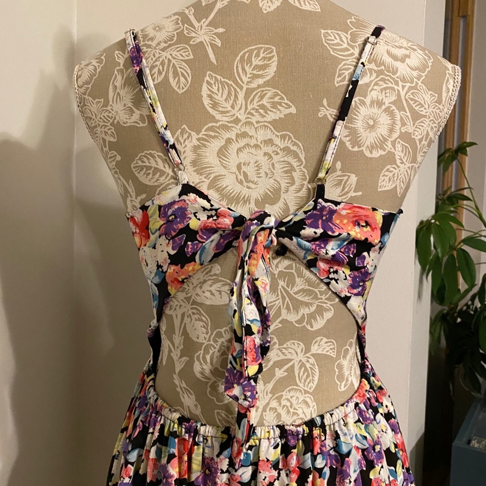 MINKPINK Black Lollie Floral Tie Back V-neck Mini - Picture 8 of 12